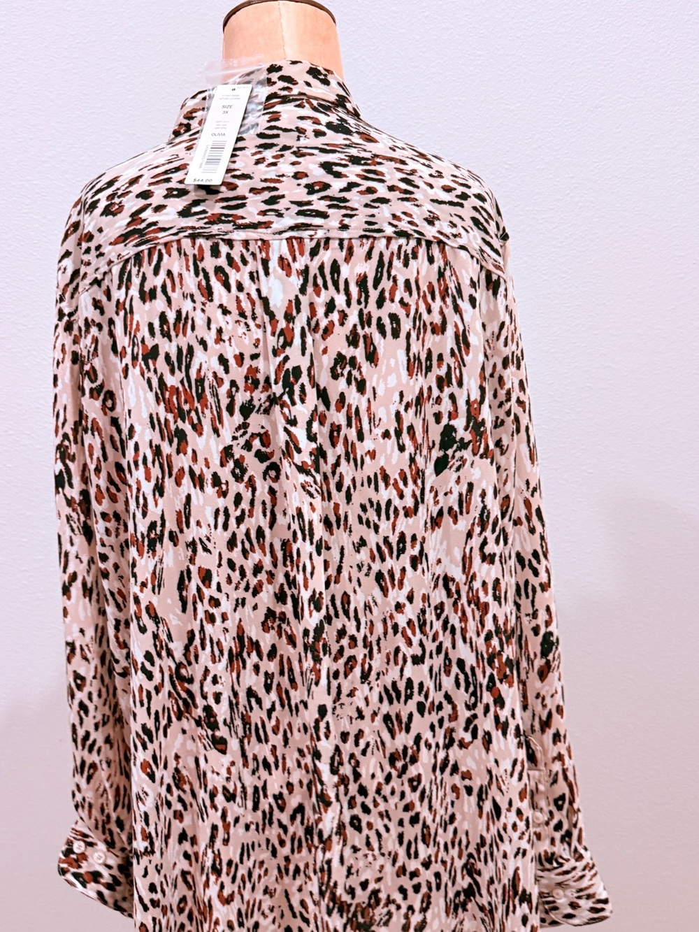 Leopard-Print Button-Front Blouse - Picture 3 of 3